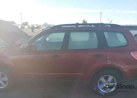 2013 Subaru Forester 2.5X z USA, uszkodzony, nr VIN JF2SHABC4DH411652